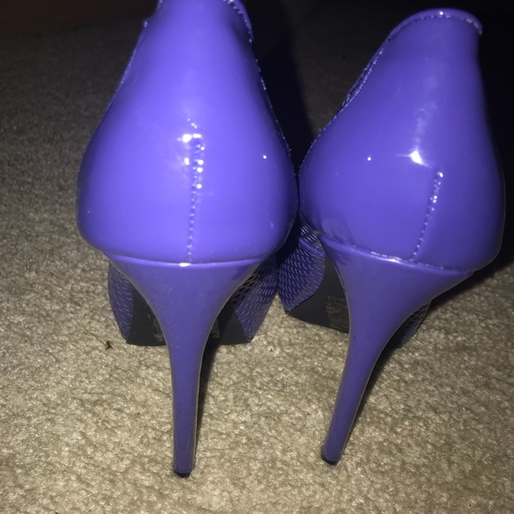 Pumps - Picture 3 of 4